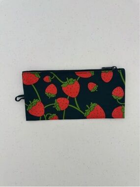 Baggu MEDIUM Flat Pouch - Carrots & Berries